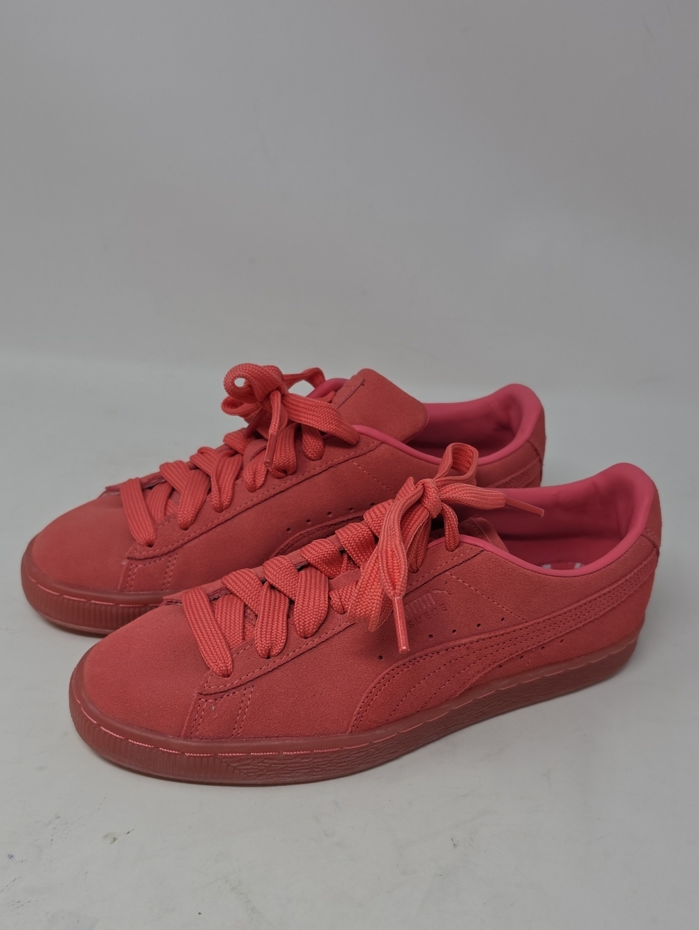 Puma Women's Coral Suede Low-Top Sneakers Size 8